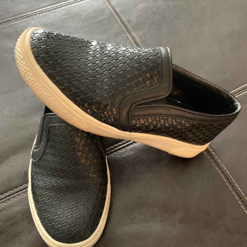 Leather casual shoes
